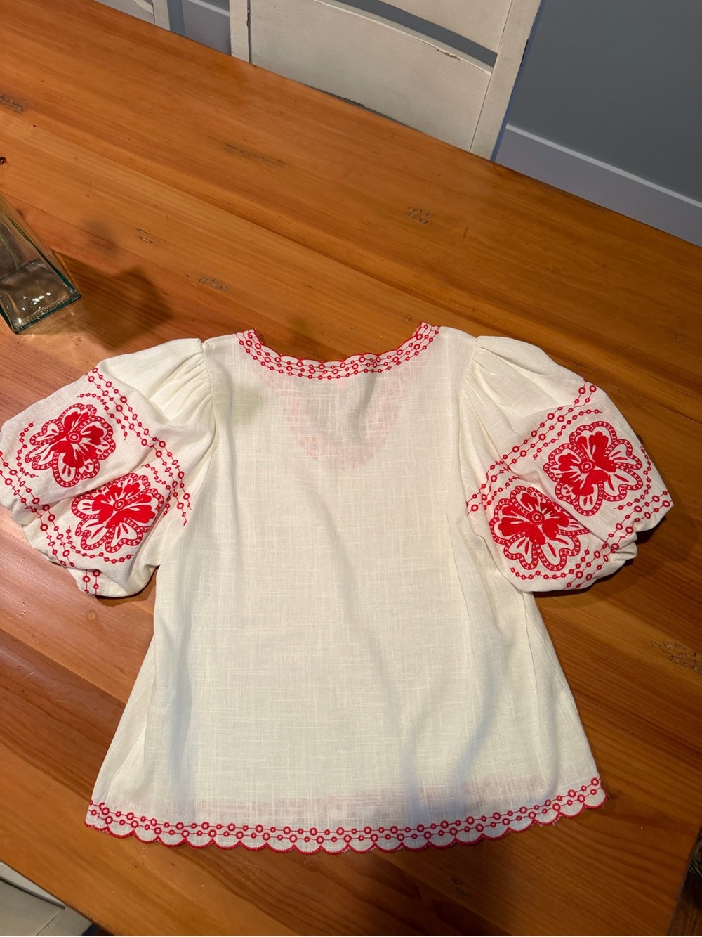 THML White Blouse with Red Embroidered Puff Sleeves - Picture 2 of 2